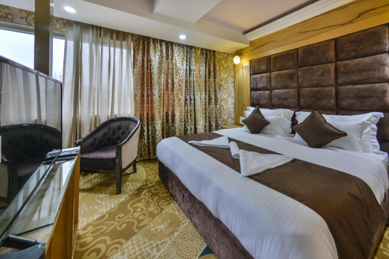 Hotel The Montreal Telbal Esterno foto