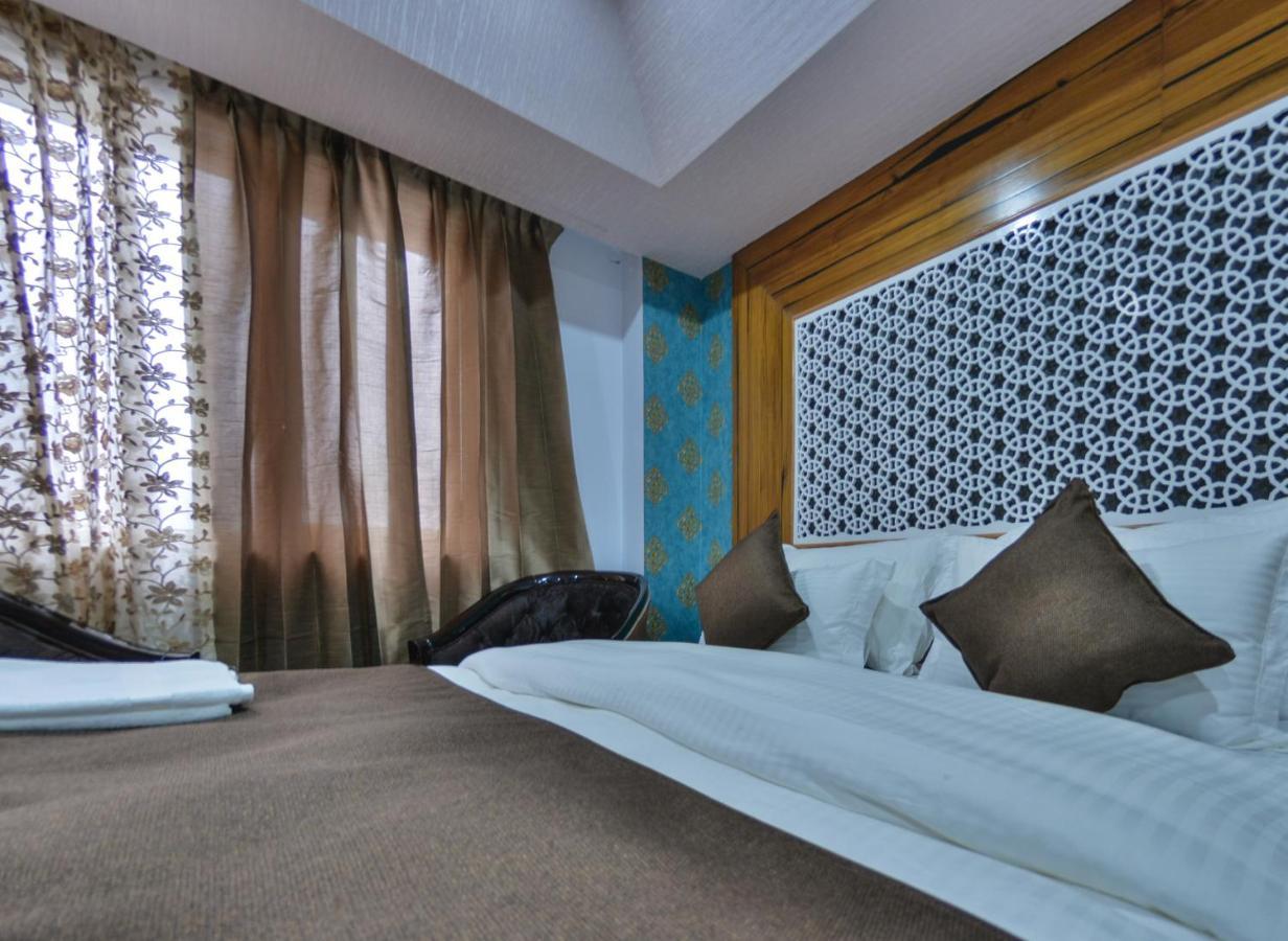 Hotel The Montreal Telbal Esterno foto