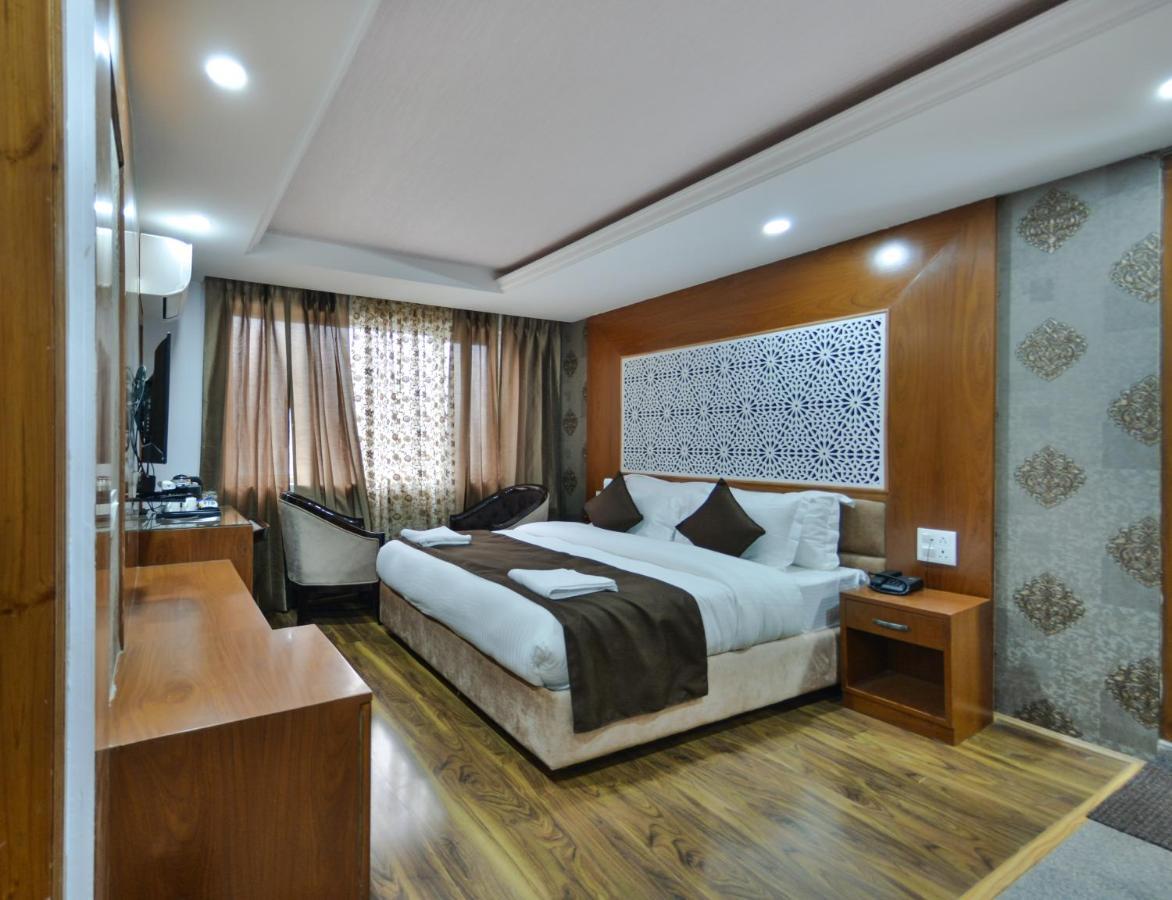Hotel The Montreal Telbal Esterno foto