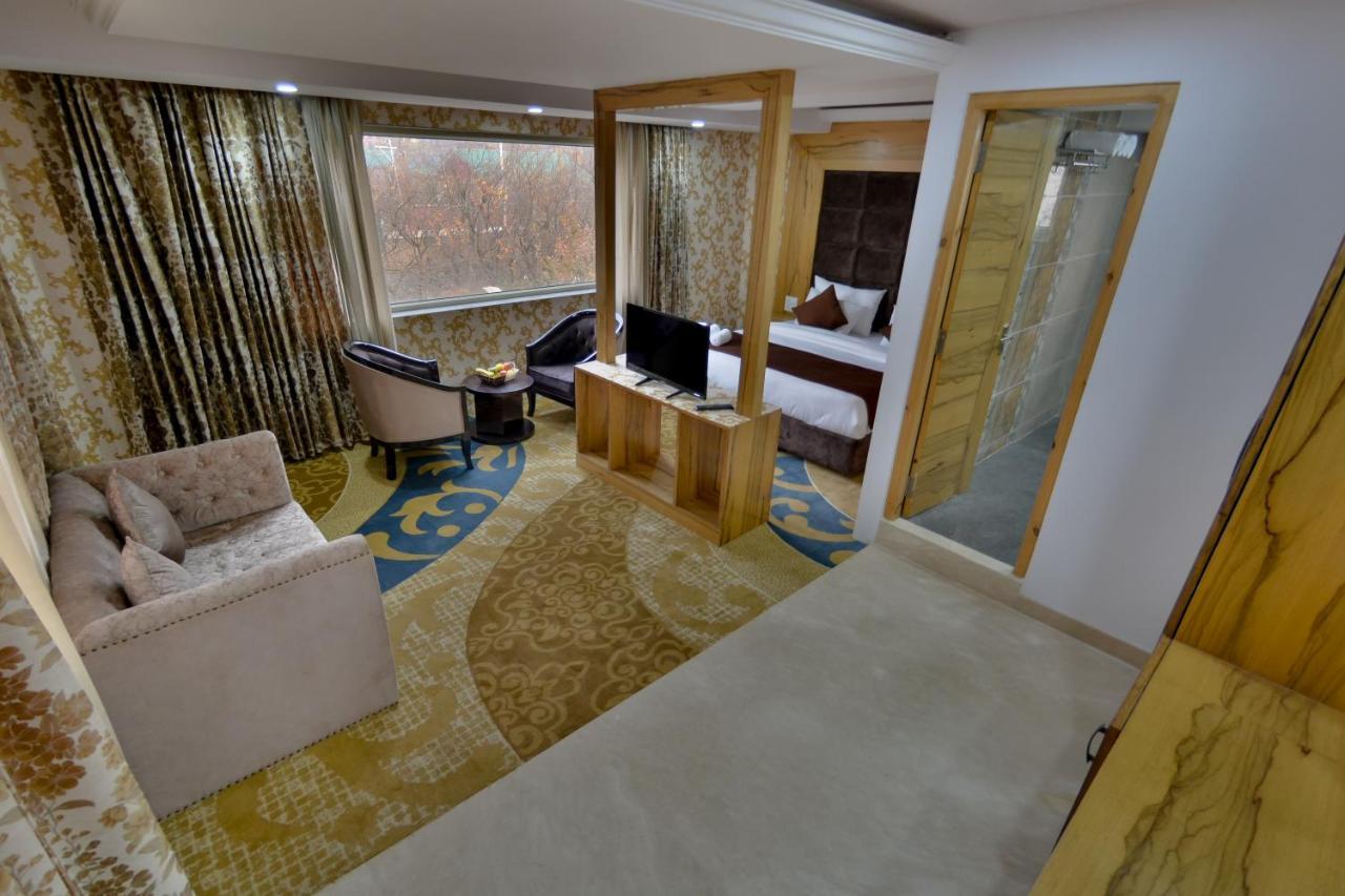 Hotel The Montreal Telbal Esterno foto