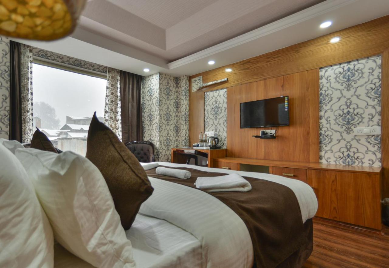 Hotel The Montreal Telbal Esterno foto