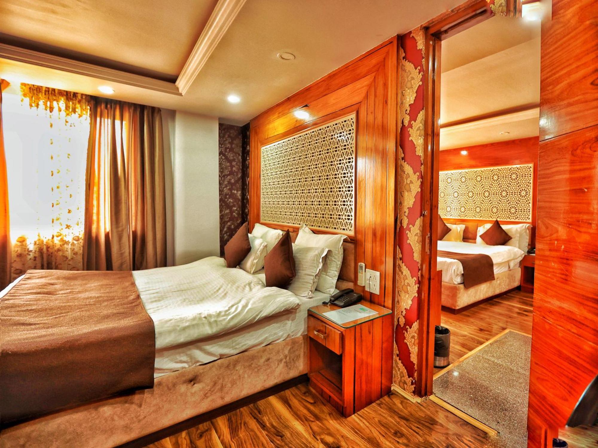Hotel The Montreal Telbal Esterno foto
