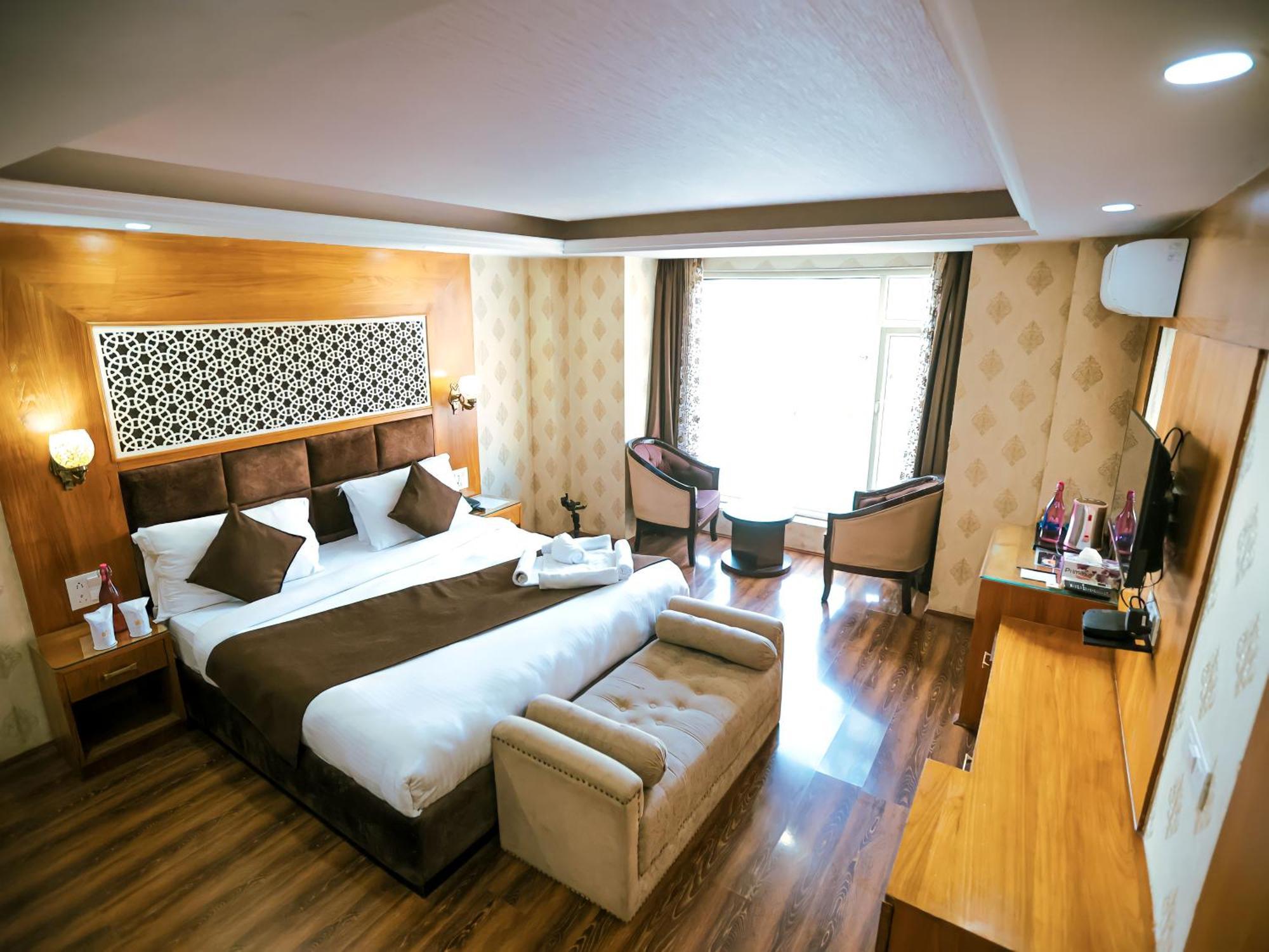 Hotel The Montreal Telbal Esterno foto