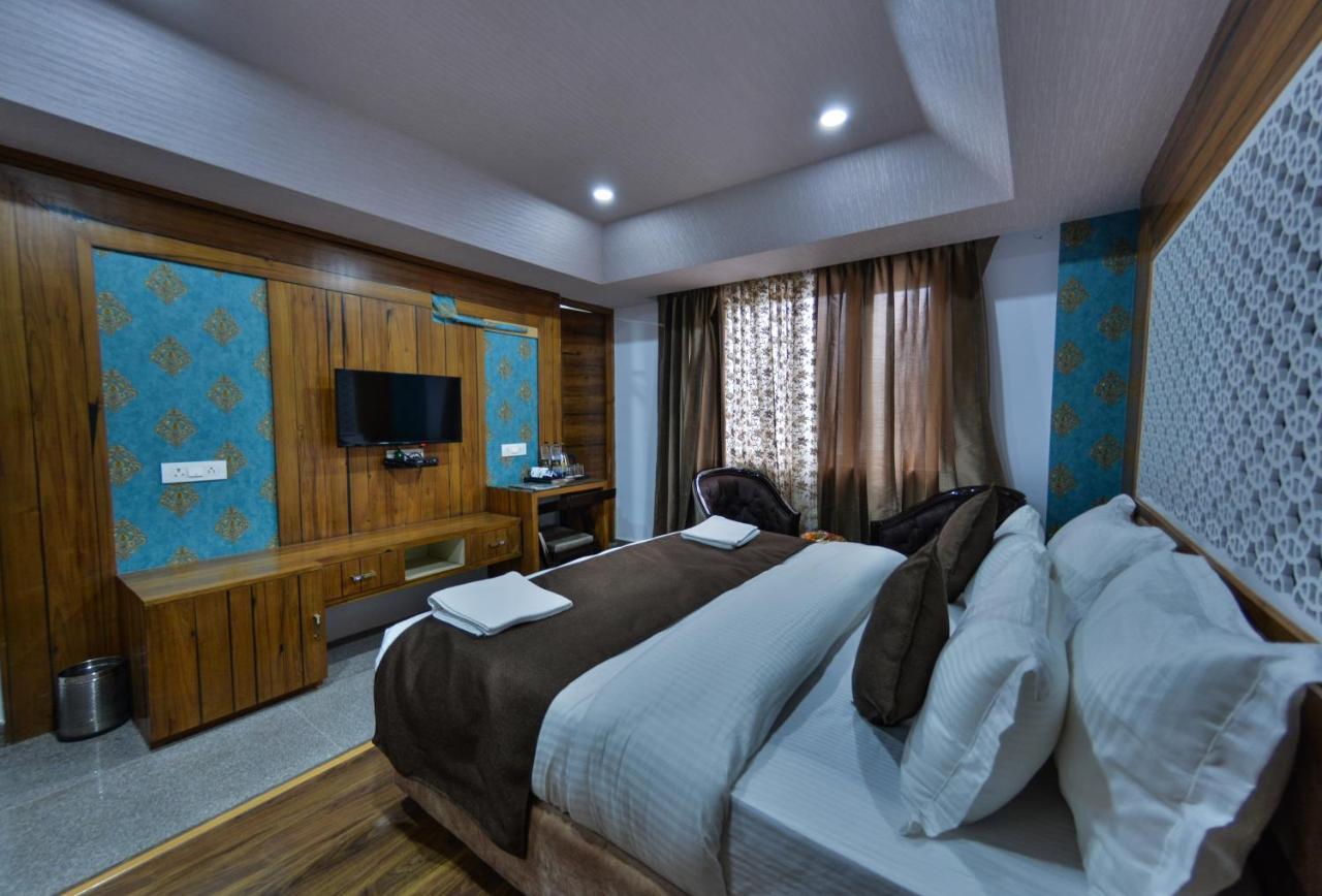 Hotel The Montreal Telbal Esterno foto