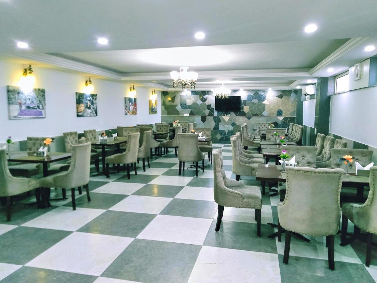 Hotel The Montreal Telbal Esterno foto